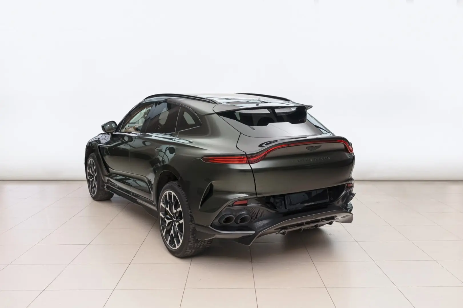DBX 4.0 V8 DBX707