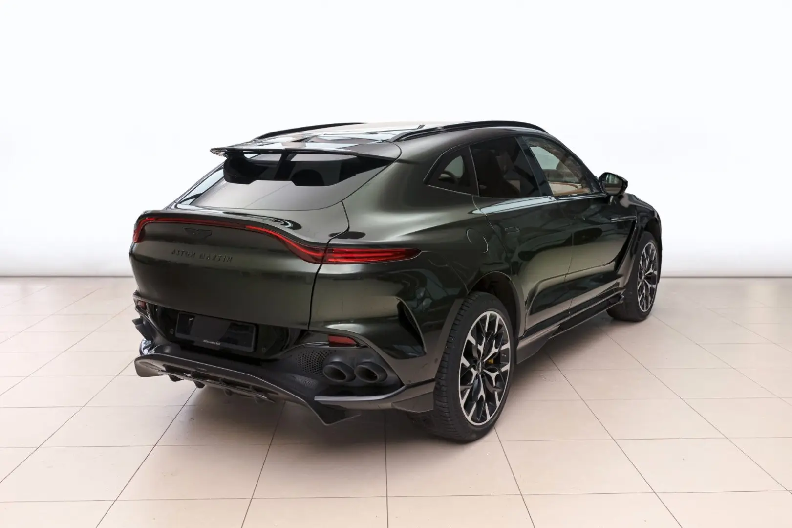 DBX 4.0 V8 DBX707