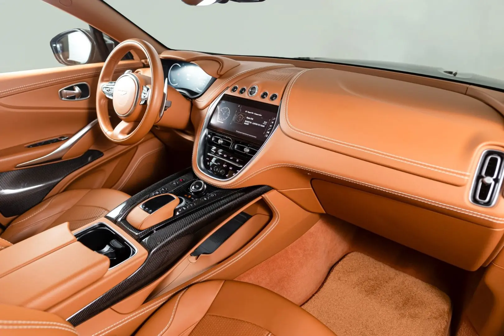 DBX 4.0 V8 DBX707