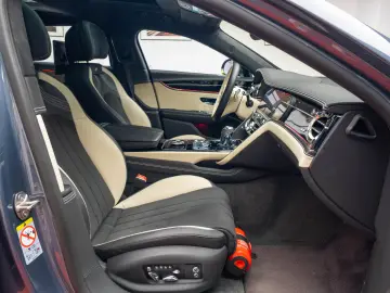 BENTLEY FLYING SPUR S V8