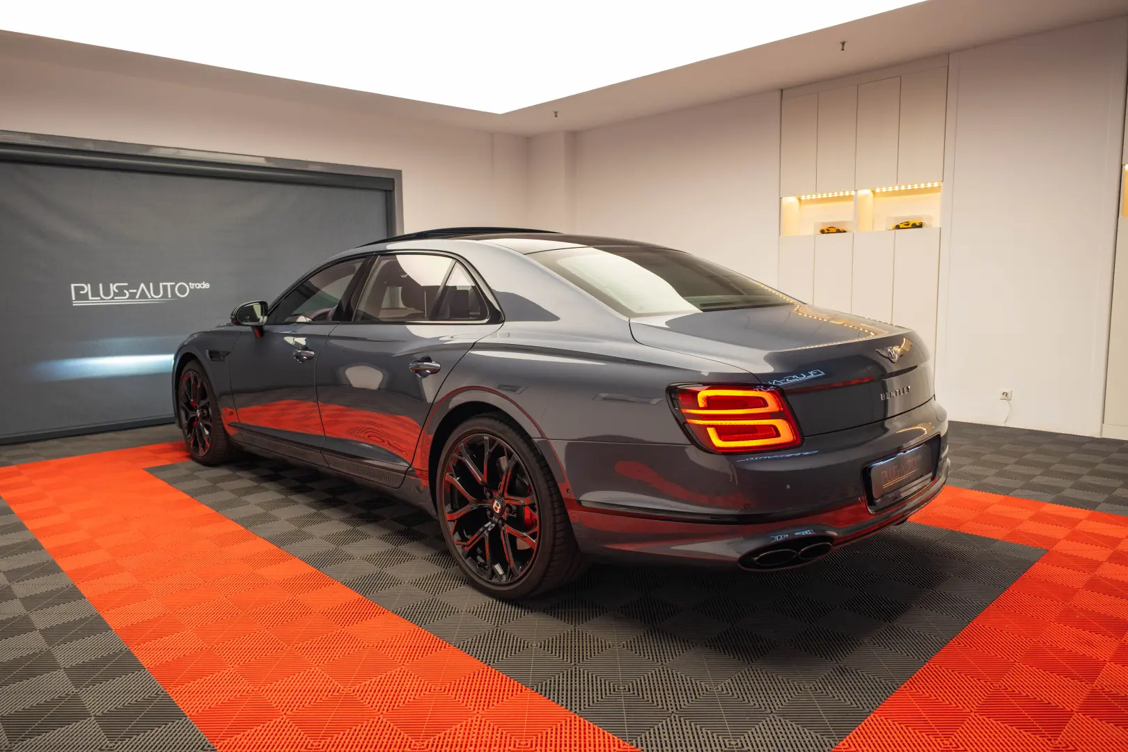 BENTLEY FLYING SPUR S V8