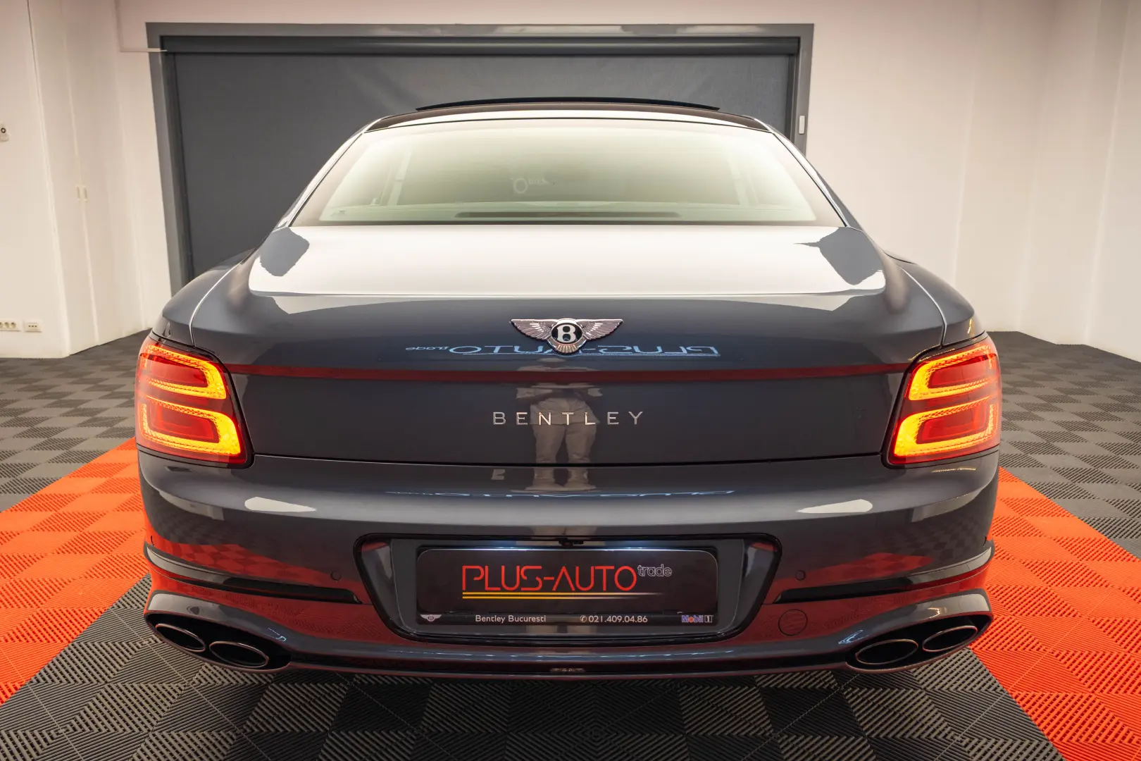 BENTLEY FLYING SPUR S V8