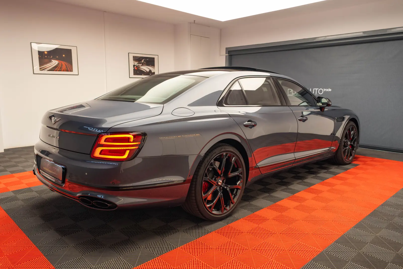 BENTLEY FLYING SPUR S V8