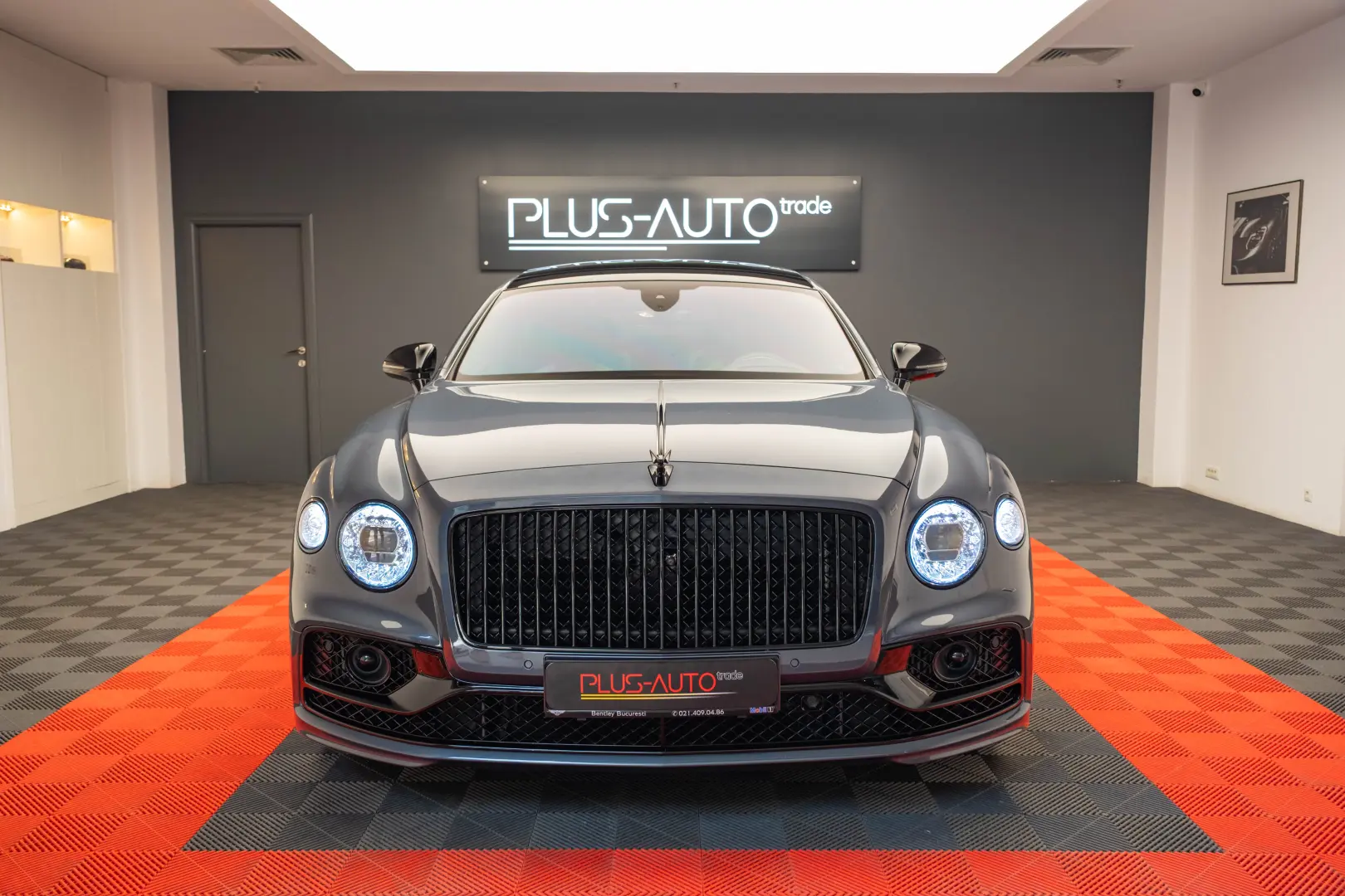 BENTLEY FLYING SPUR S V8