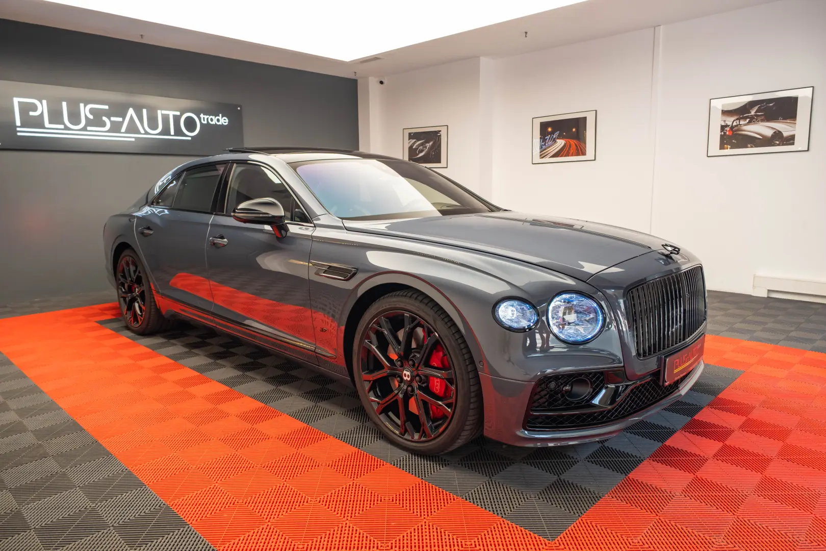BENTLEY FLYING SPUR S V8