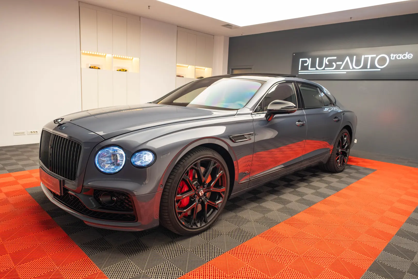 BENTLEY FLYING SPUR S V8