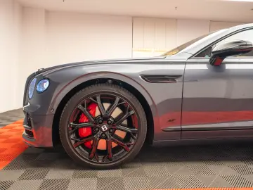 BENTLEY FLYING SPUR S V8