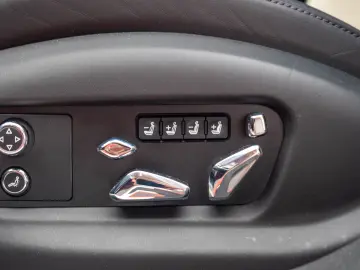 BENTLEY FLYING SPUR S V8