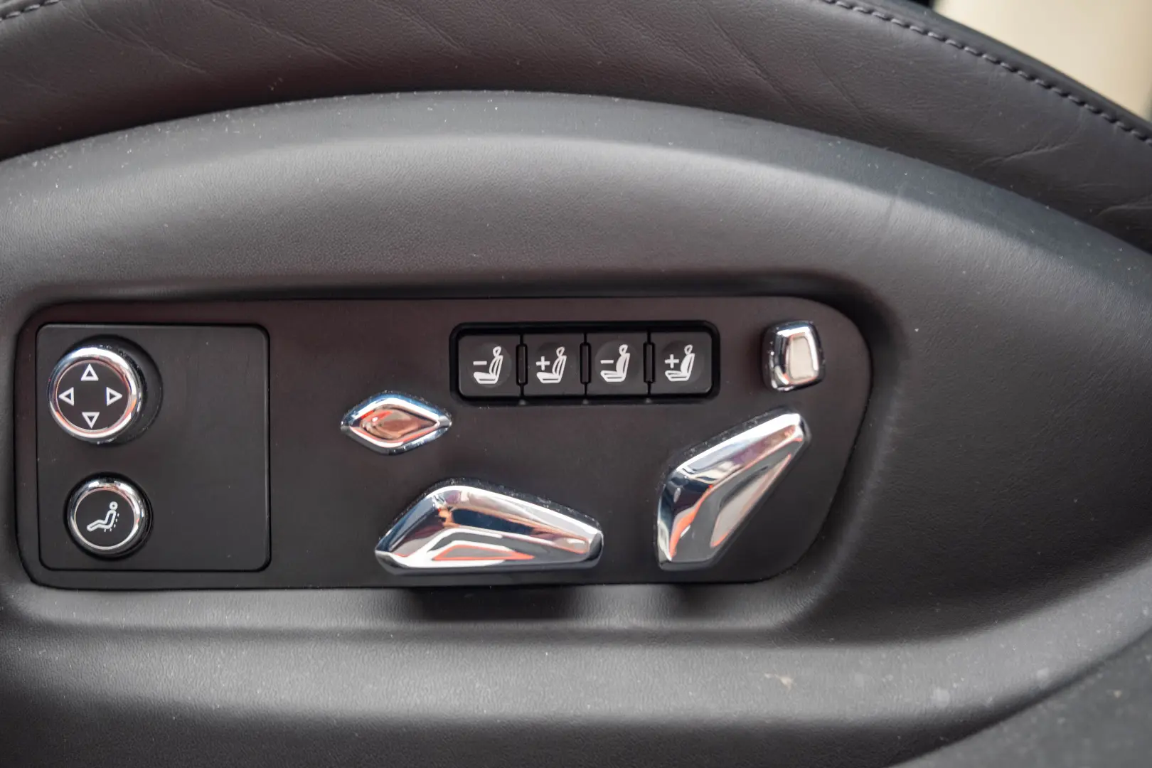 BENTLEY FLYING SPUR S V8