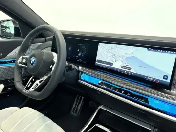 M760 e xDrive °Full Option°