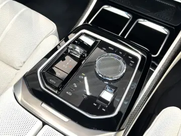 M760 e xDrive °Full Option°