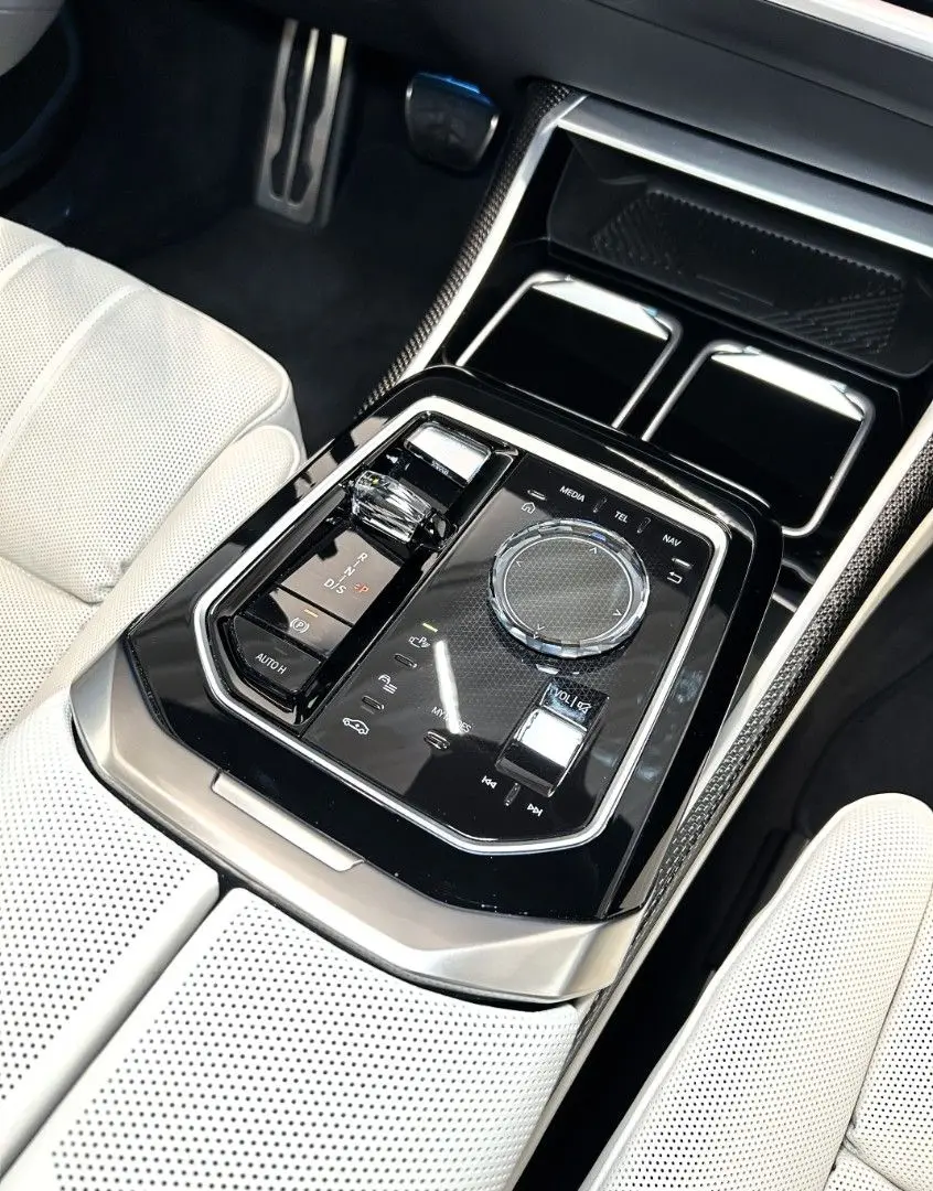 M760 e xDrive °Full Option°