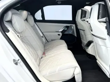M760 e xDrive °Full Option°