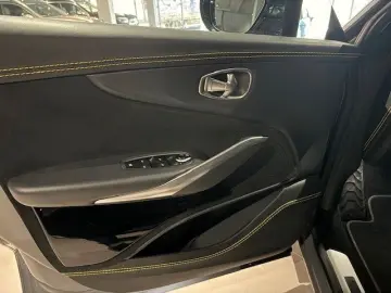 DBX 4.0 V8