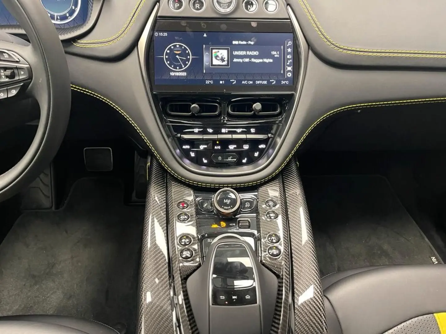 DBX 4.0 V8 DBX707  Vollausstattung mit 24