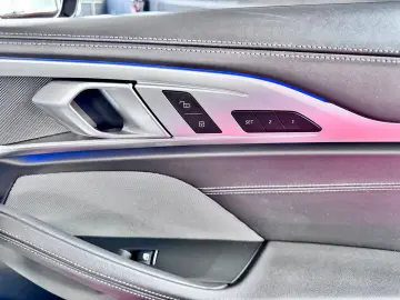 M850i Cabrio DiesplayKey Driving Assistant Prof