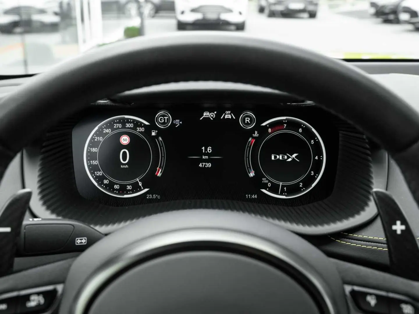 DBX 707 V8 4x4