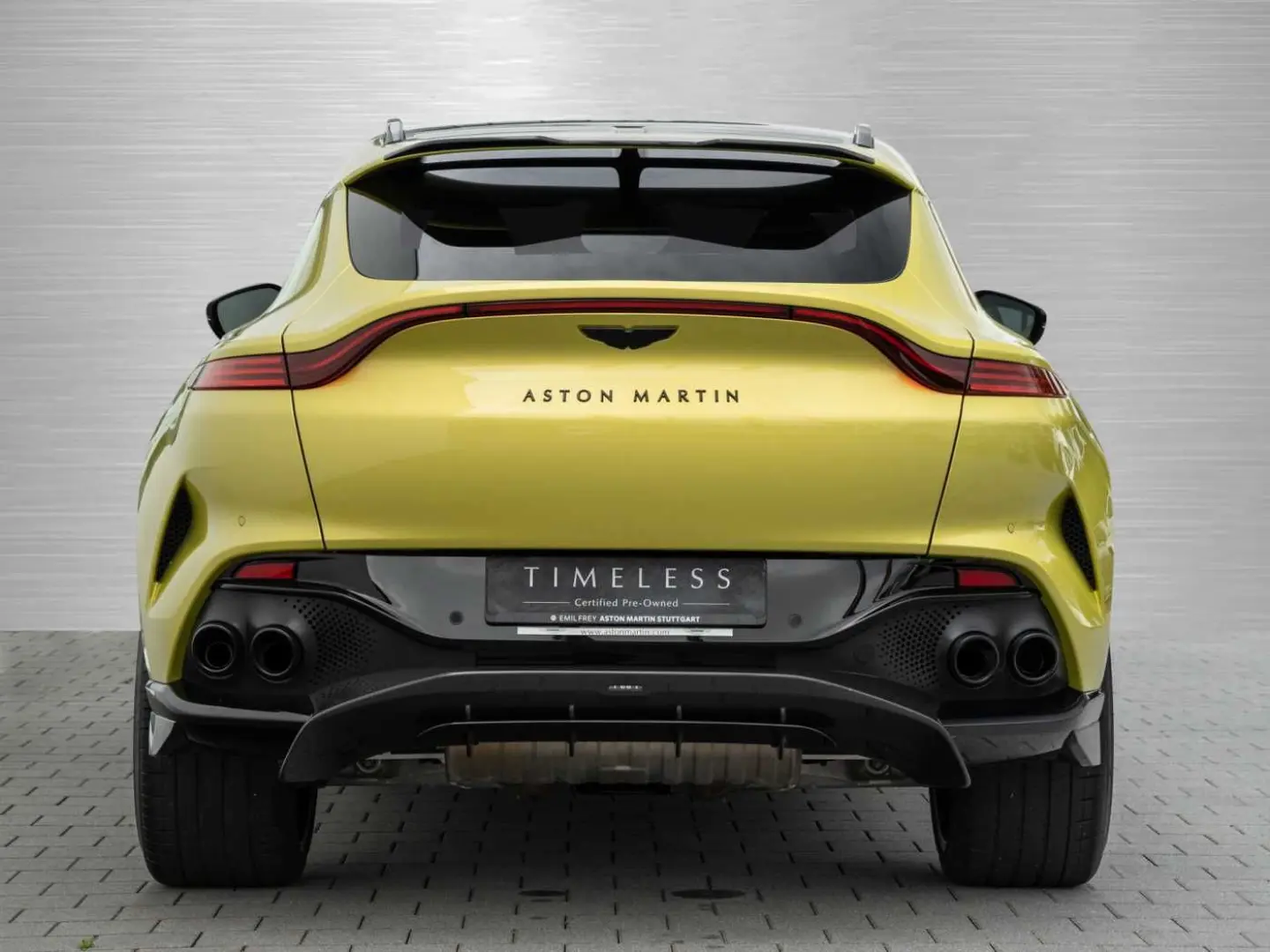 DBX 707 V8 4x4