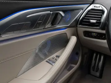 M850i xD Coupé Laser 360°HUD DAB B&W SoftCl 20