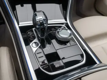 M850i xD Coupé Laser 360°HUD DAB B&W SoftCl 20