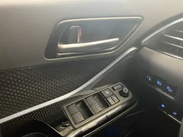 C-HR 2.0 Hybrid Team D *Navi*LED*CarPlay*CAM*TWA