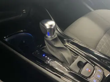 C-HR 2.0 Hybrid Team D *Navi*LED*CarPlay*CAM*TWA