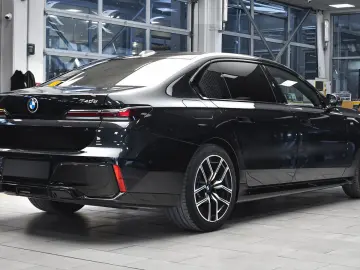 740d xDrive M Sport Mild Hybrid Sportautomatic