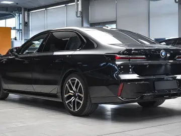 740d xDrive M Sport Mild Hybrid Sportautomatic