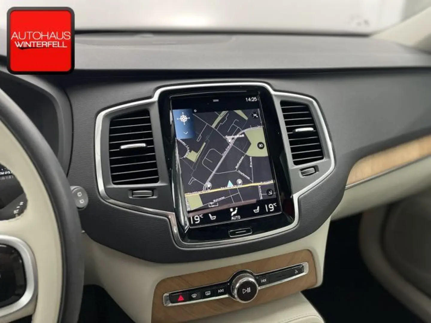 XC90 B5 AWD PANO+22Z+HUD+H&K+KAMERA+LED+ALARM+