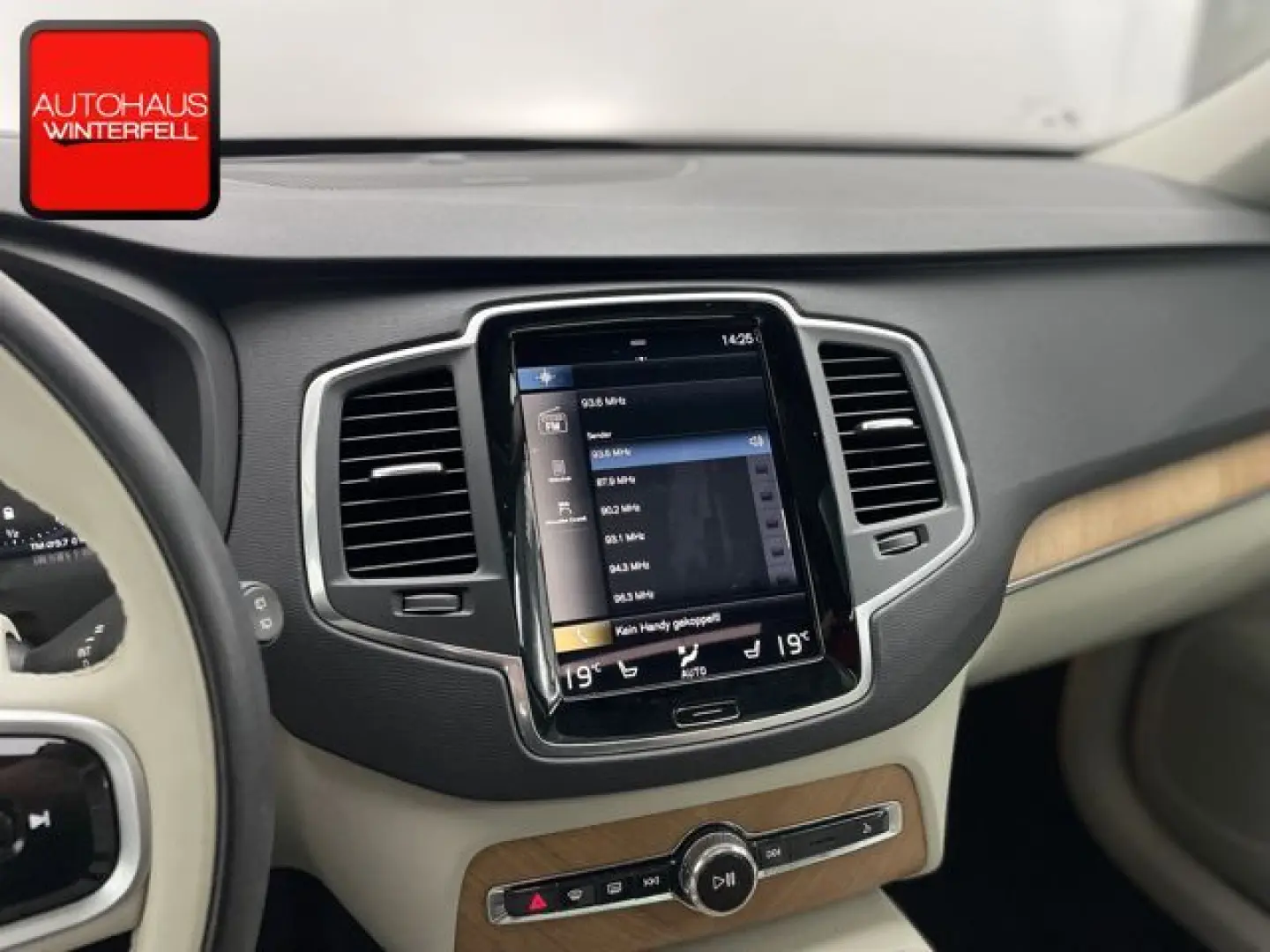 XC90 B5 AWD PANO+22Z+HUD+H&K+KAMERA+LED+ALARM+