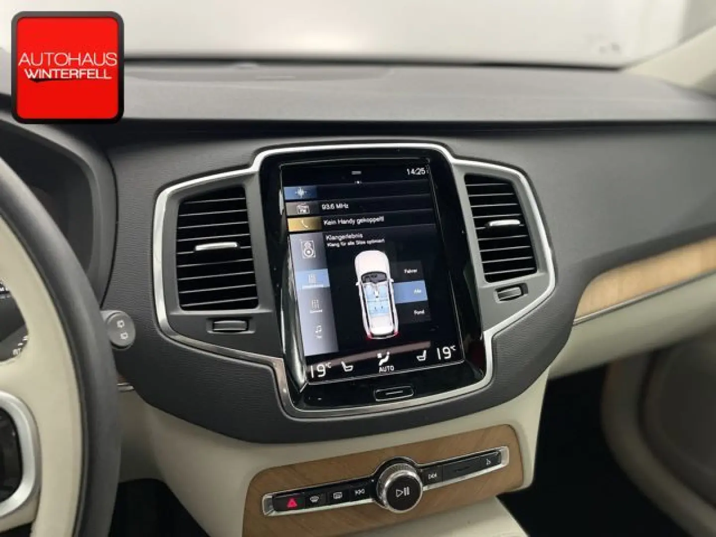 XC90 B5 AWD PANO+22Z+HUD+H&K+KAMERA+LED+ALARM+