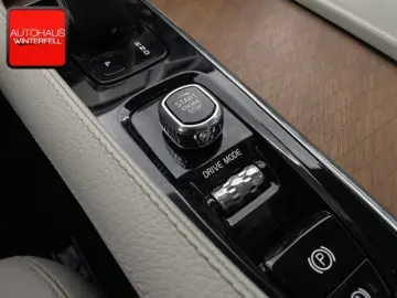XC90 B5 AWD PANO+22Z+HUD+H&K+KAMERA+LED+ALARM+