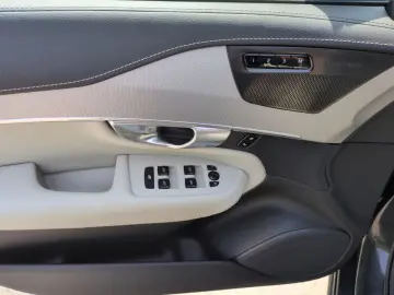 XC90 B5 (Diesel) R-Design AWD Automatik Navi LED