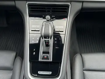 Panamera 4 E-Hybrid PlatinumEd NAV+LED+360°+PANO