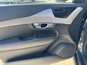 XC90 Inscription Expression Recharge Plug-In Hyb