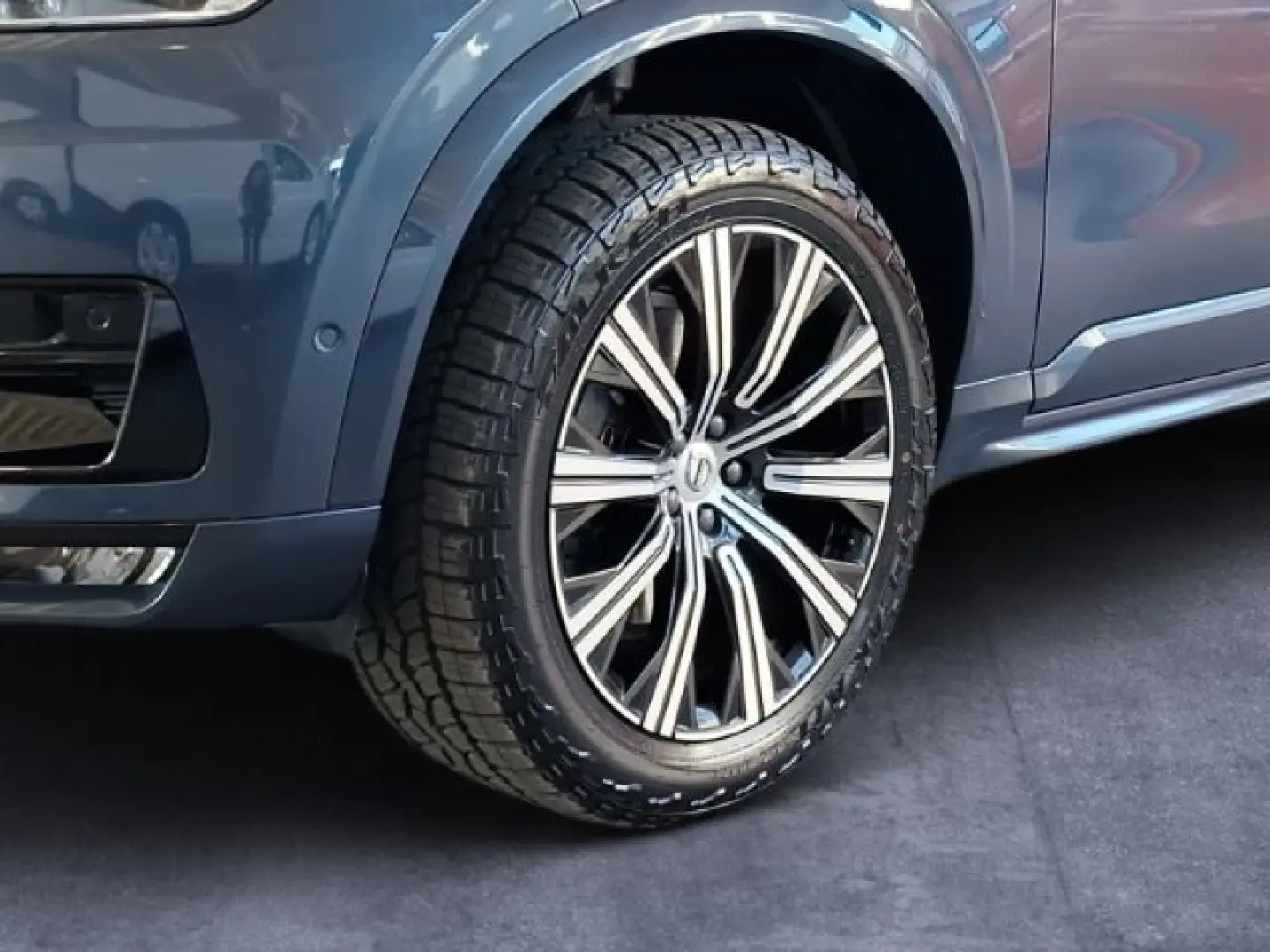 XC90 B5 Diesel AWD Plus Dark 7-Sitzer AHK ACC 36