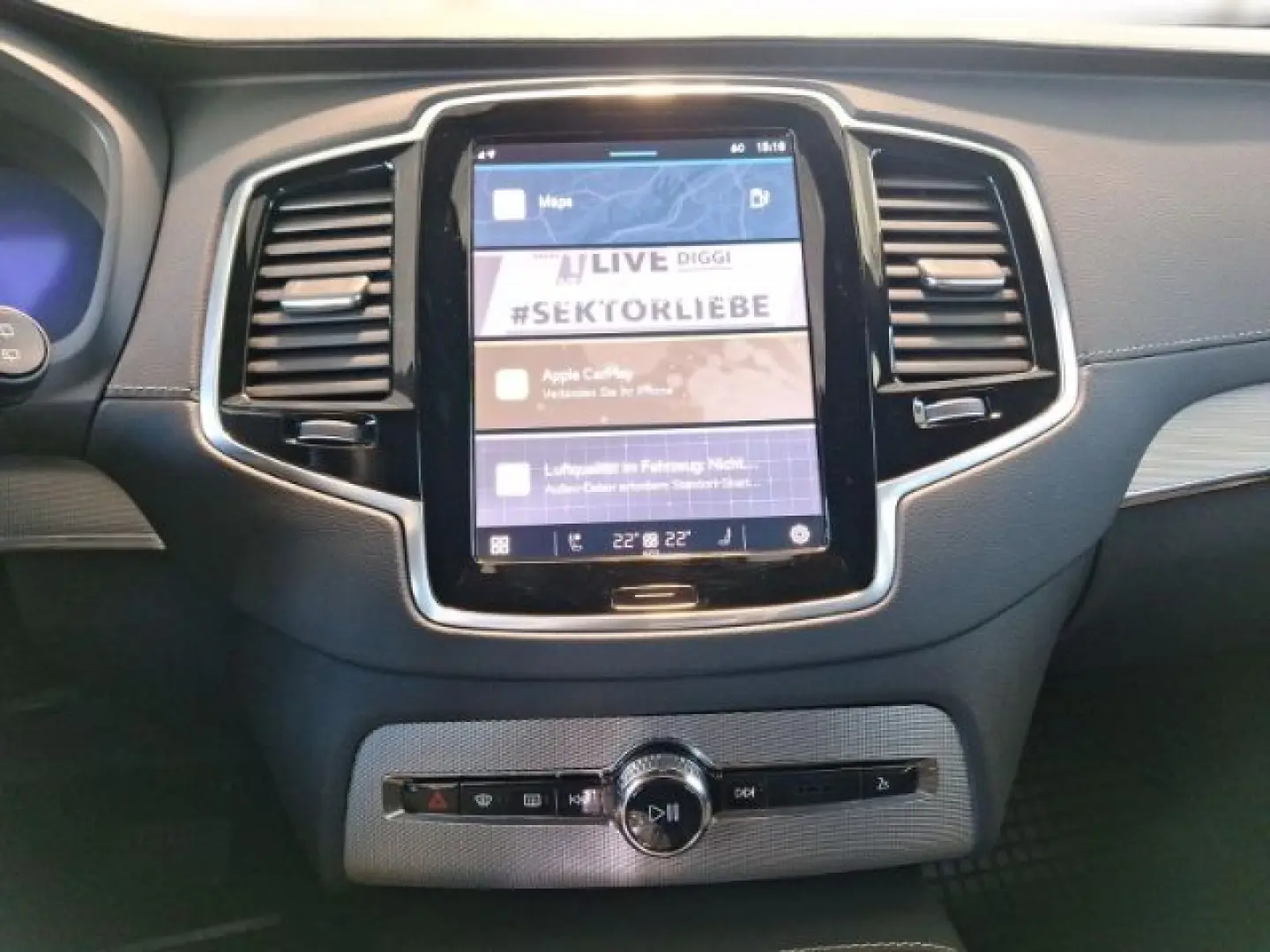 XC90 B5 Diesel AWD Plus Dark 7-Sitzer AHK ACC 36