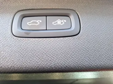 XC90 B5 Diesel AWD Plus Dark 7-Sitzer AHK ACC 36