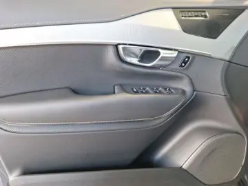 XC90 B5 Diesel AWD Plus Dark 7-Sitzer AHK ACC 36
