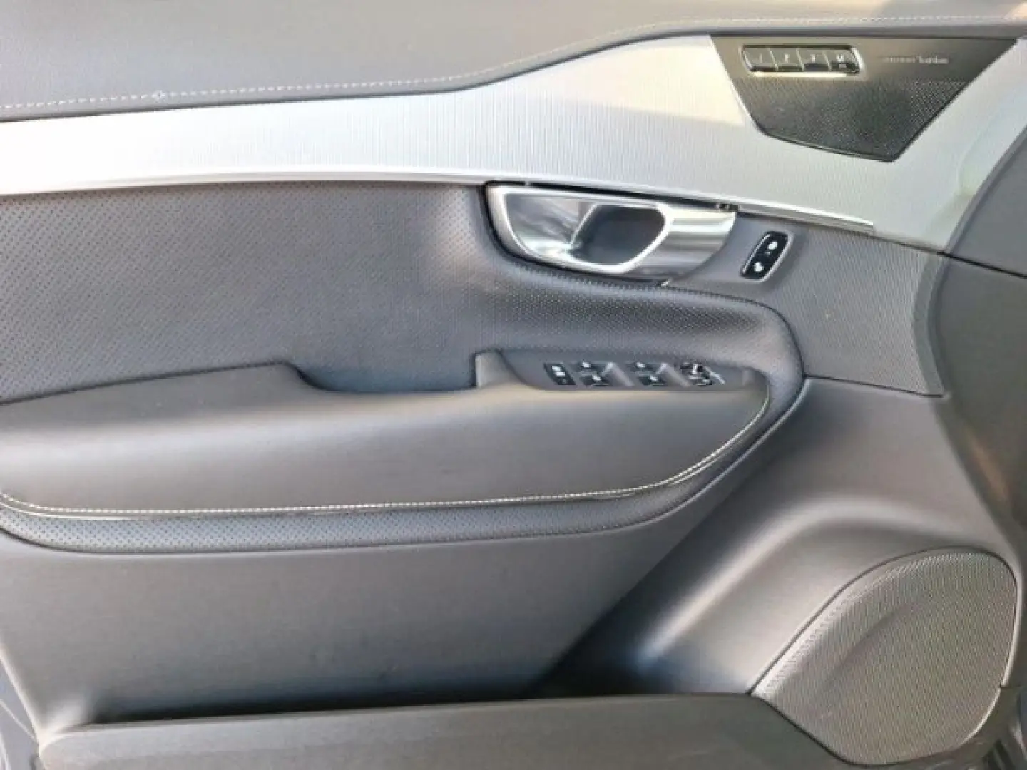XC90 B5 Diesel AWD Plus Dark 7-Sitzer AHK ACC 36