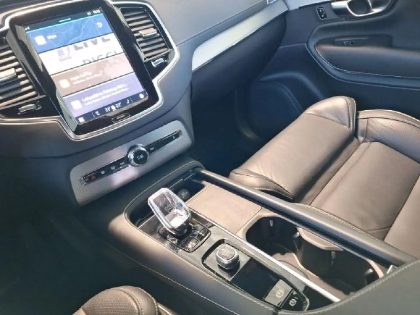 XC90 B5 Diesel AWD Plus Dark 7-Sitzer AHK ACC 36