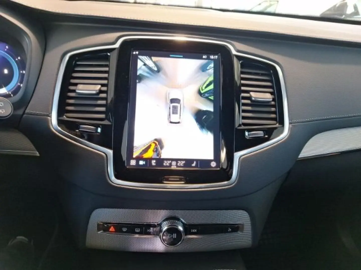 XC90 B5 Diesel AWD Plus Dark 7-Sitzer AHK ACC 36