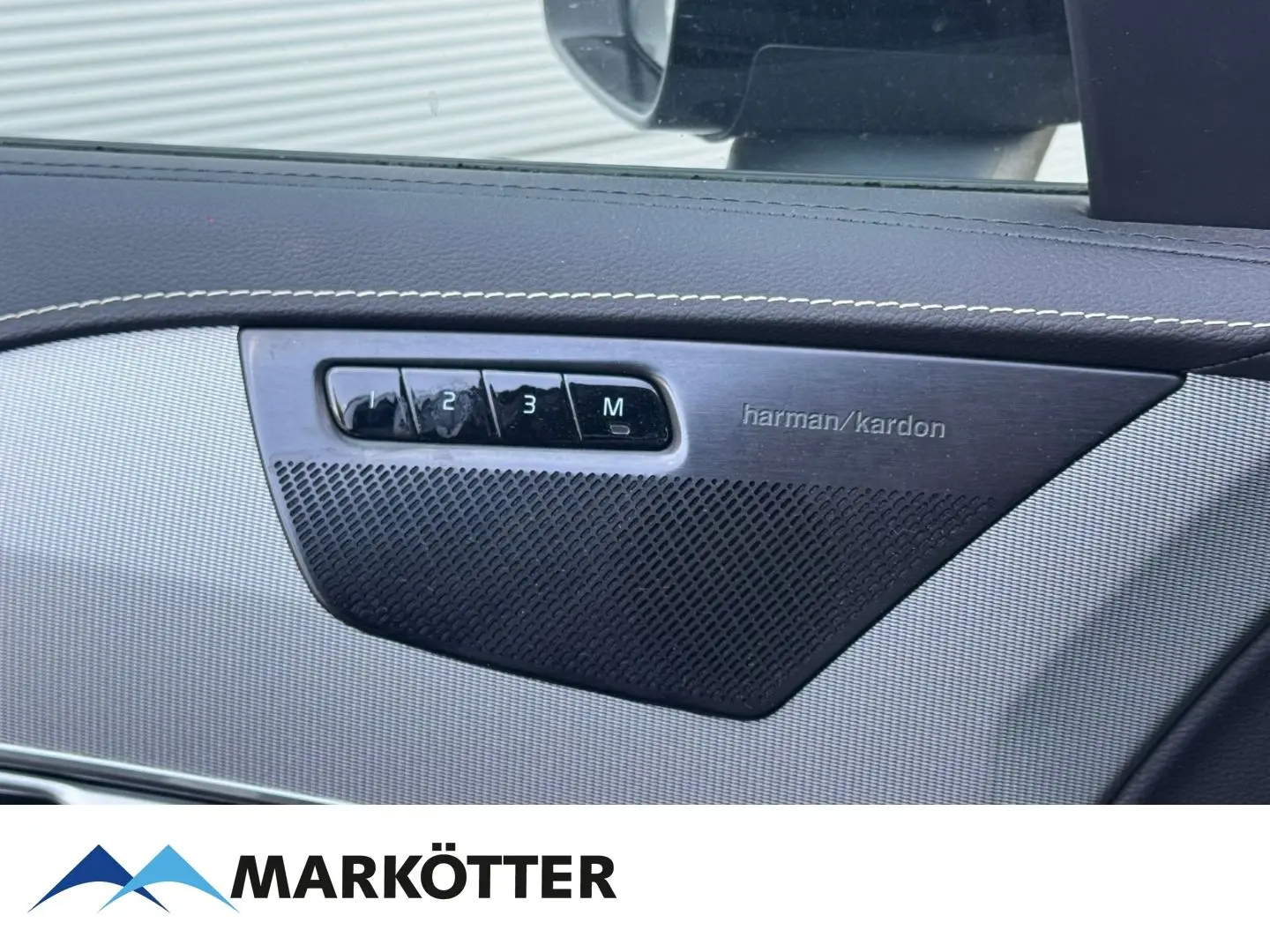XC90 T8 AWD R-Design 7-Sitzer AHK/SHZ/HUD/ACC/PA
