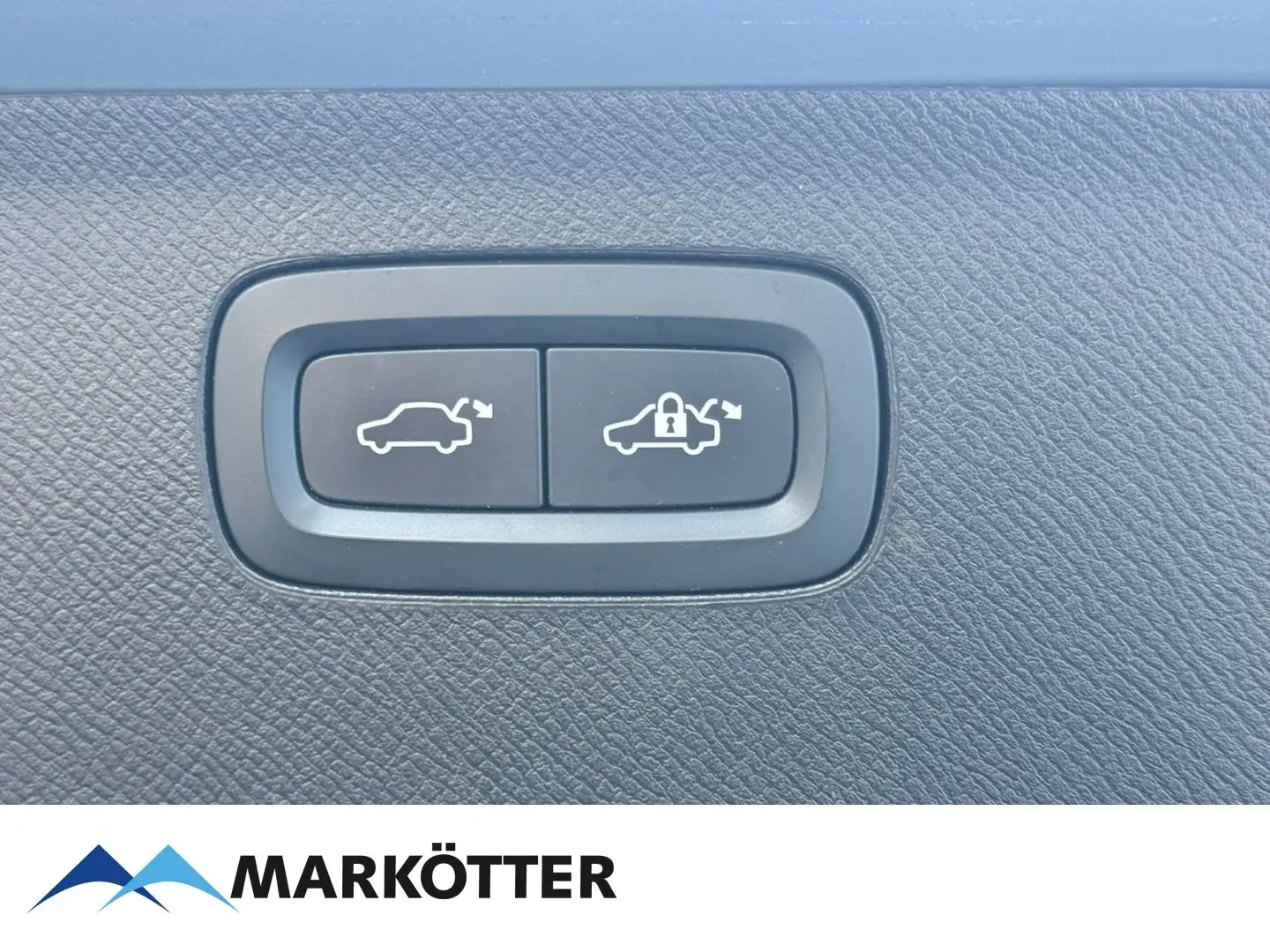 XC90 T8 AWD R-Design 7-Sitzer AHK/SHZ/HUD/ACC/PA