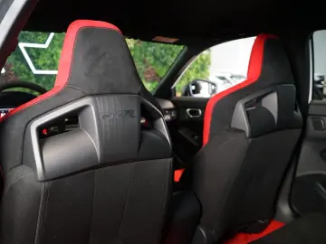TYPE R*CARPLAY*WARRANTY*LED*ACC*44.876€ NETTO