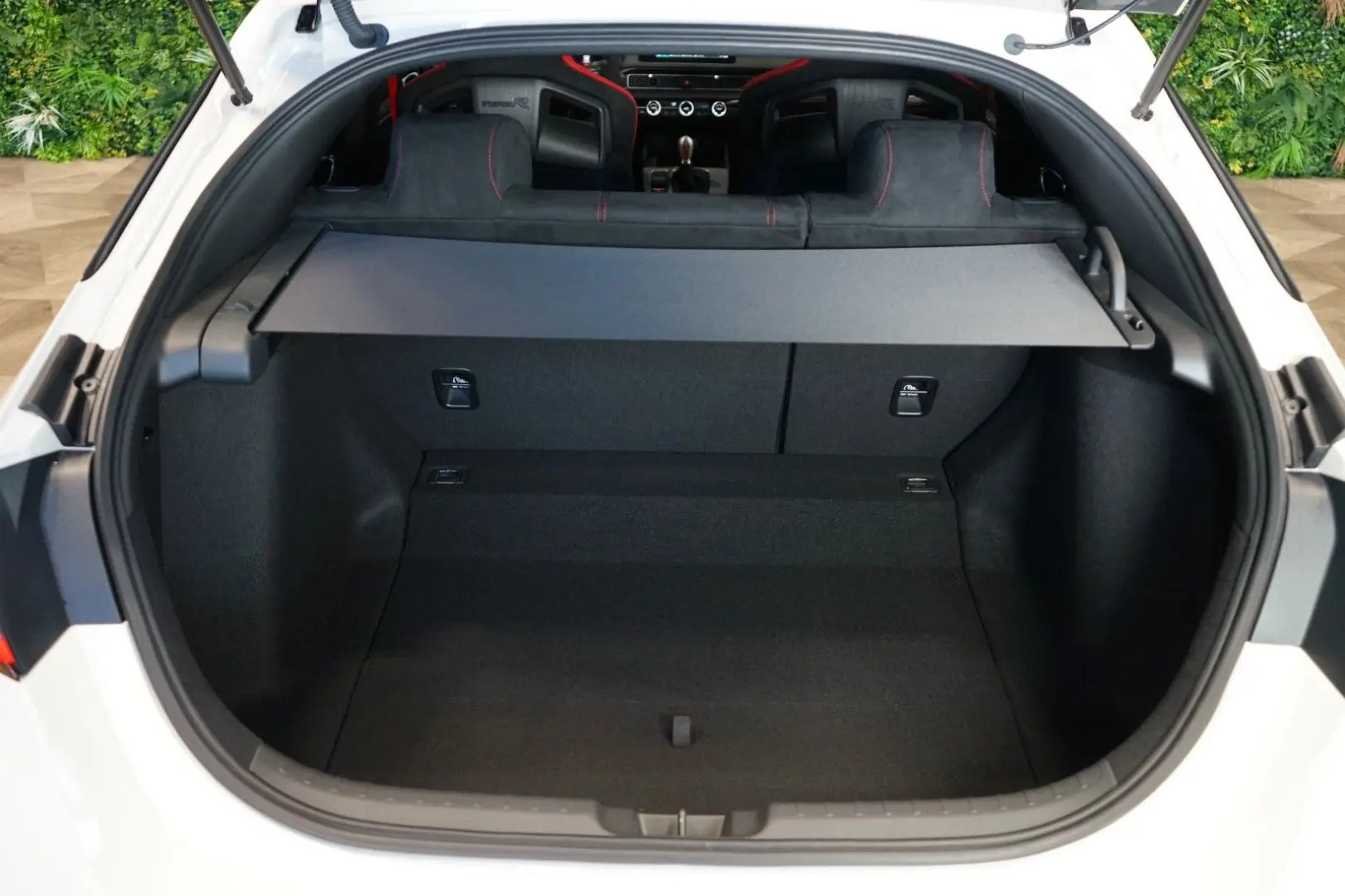 TYPE R*CARPLAY*WARRANTY*LED*ACC*44.876€ NETTO