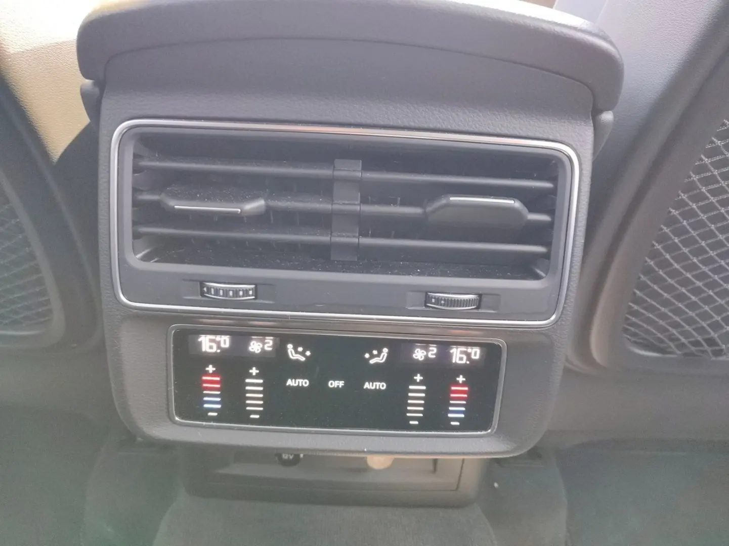 SQ7 4.0 TFSI quattro*Navi*Matrix*Alu*HUD*B&O*PDC