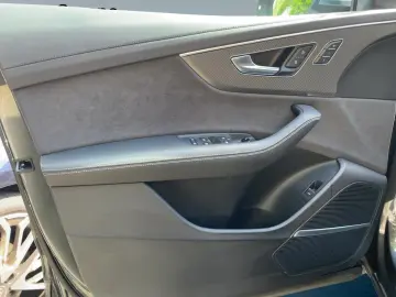 RS Q8 4.0 quattro TFSI ACC AHK Navi PDC HUD Sth