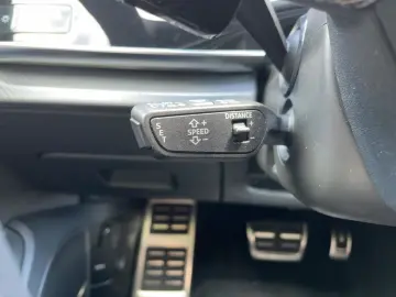 RS Q8 4.0 quattro TFSI ACC AHK Navi PDC HUD Sth