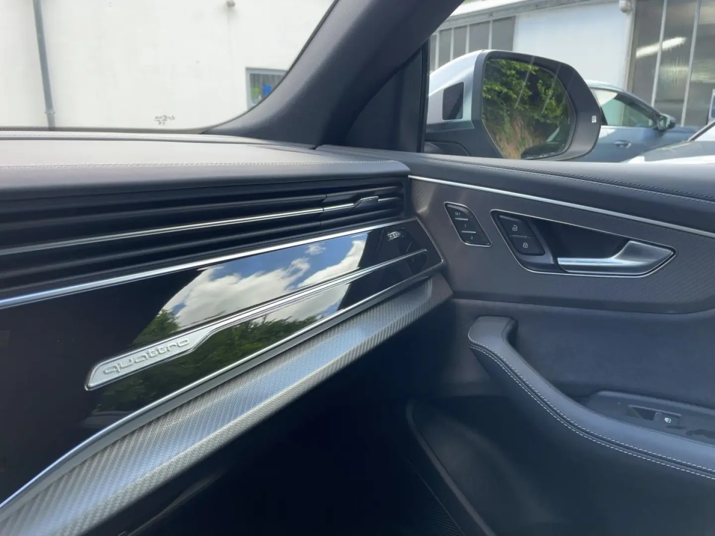 RS Q8 4.0 quattro TFSI ACC AHK Navi PDC HUD Sth